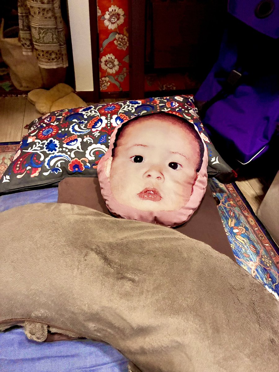 VIPうにょ席のノベルティー💕 直美ベビーの顔のクッションで可愛いけど