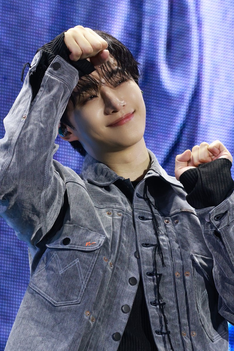 260125

ฅ ฅ🐈‍⬛

#이준호 #LEEJUNHO #李俊昊
#STUNNINGUS
#2026_LEEJUNHO_FANMEETING
#O3Collective