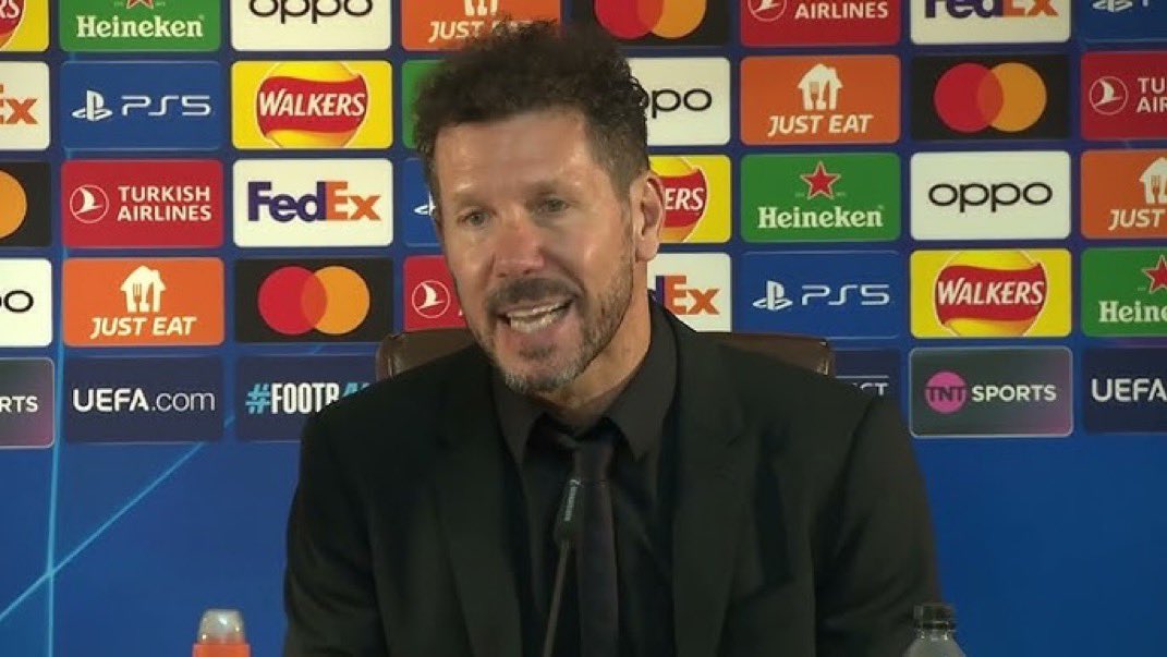 🚨 Reporter: Do you think Barcelona can make a comeback in the 2nd leg

Simeone: I would have been scared if they had Cristiano in the 2nd leg

**drops the MIC and laughs ***