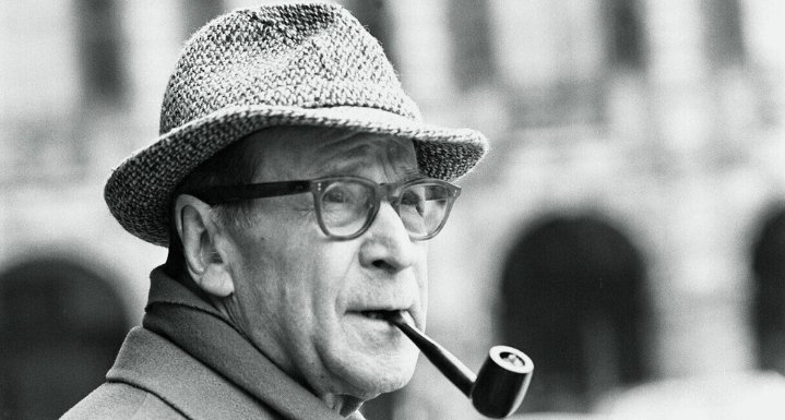 "Sono a casa ovunque, e da nessuna parte. Non sono mai uno straniero e non appartengo mai del tutto."

Ricordando Georges Simenon, nato il #13febbraio 1903.