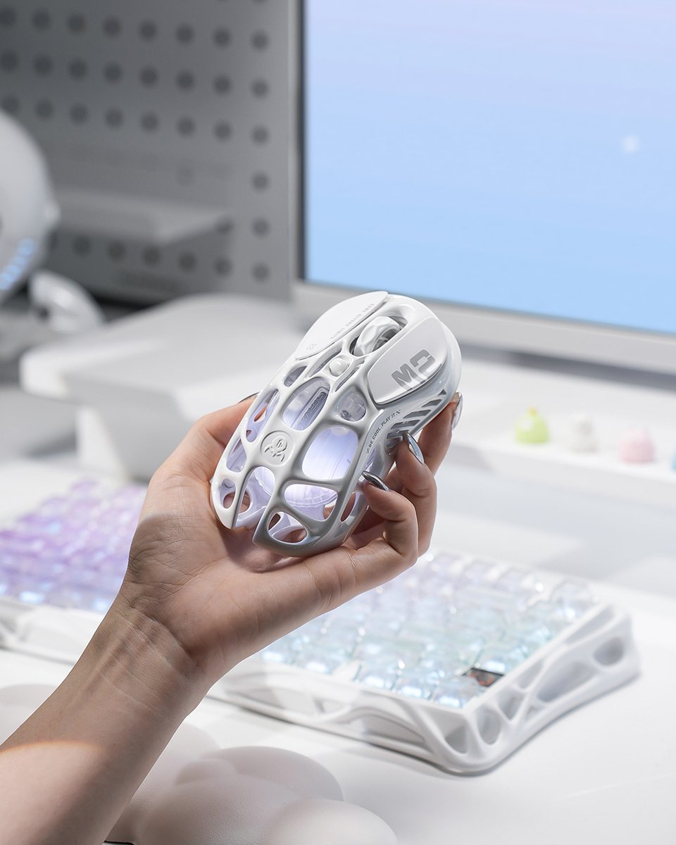 GravaStar_'s tweet image. Mercury M2 + K1 Lite Crystal Aurora🤍💎
A setup that’s as clean as your wins ⚡
.
.
#gravastar #mercurym2 #gamingmouse #mercurymouse #mercuryk1lite #whitesetup