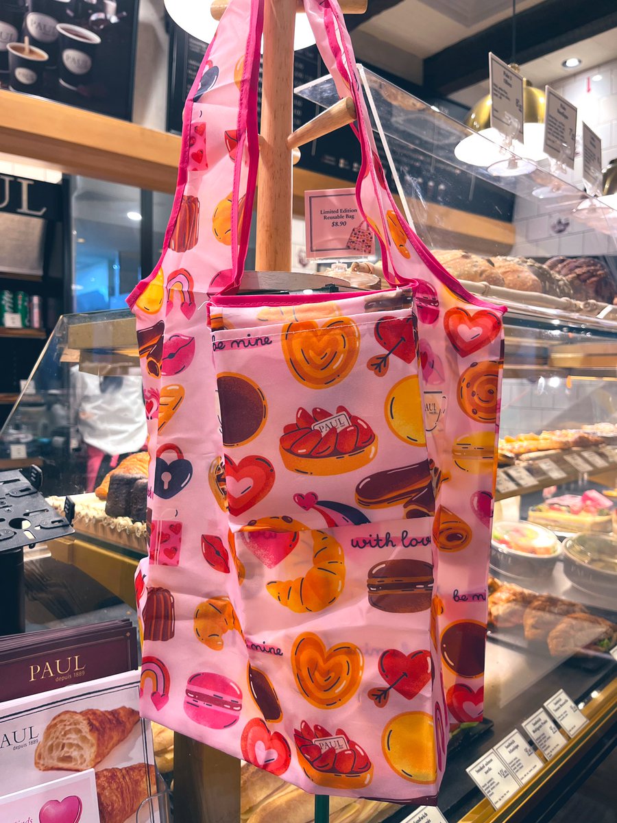 h_chie's tweet photo. PAULのエコバッグ、バレンタイン限定？が可愛くて買ってしまった！🥐 https://t.co/WZ0F5Z4CvJ