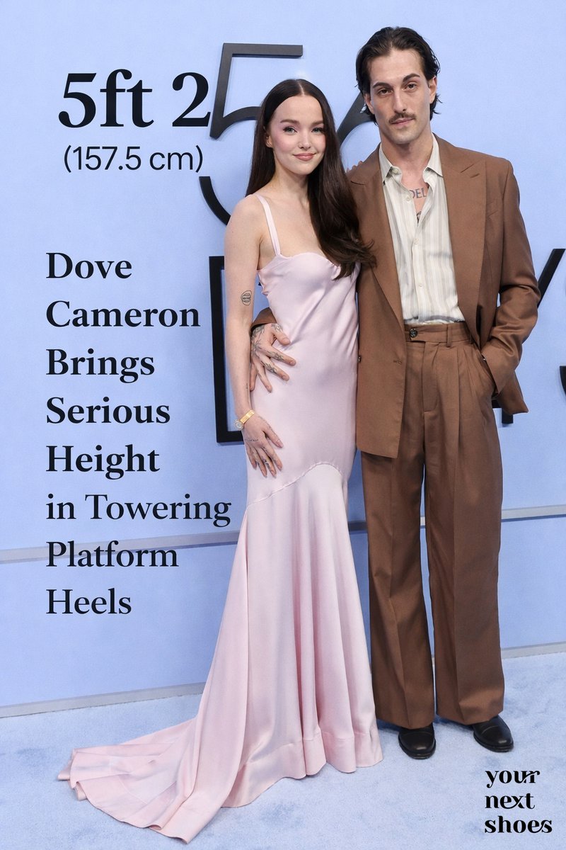 Dove Cameron proves platforms are the ultimate height hack 👠✨
At 5'2", she elevated her 56 Days premiere look with sky-high Jimmy Choo “Liberty” sandals.
🔗 yournextshoes.com/dove-cameron-j…