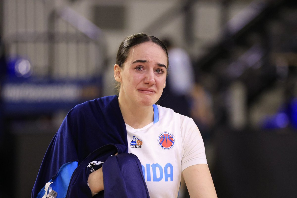 anaislopez23's tweet photo. Un navajazo en el esternón duele menos que ver así a Iyana Martín tras caer en la ECW

Honor a quien SIEMPRE lo da TODO ❤️‍🩹

📸 @AlexLorrys | @garydeharo https://t.co/azkaQJCxS2