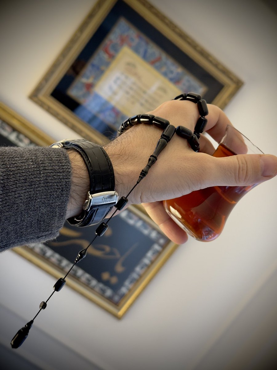 “Biz senin göğsünü açıp genişletmedik mi?
Yükünü senden kaldırmadık mı?”

“O halde,  yalnız Rabbine yönel”

Hayırlı olan Cumanız hayırla geçsin 

Eyvallah…📿