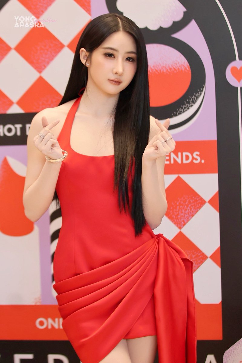 YokoFanclub's tweet photo. #YokoShinesAtSephora
#YokoApasra
ภาพบรรยากาศการเข้าร่วมงาน
𝙃𝙤𝙪𝙨𝙚 𝙤𝙛 𝙎𝙚𝙥𝙝𝙤𝙧𝙖 วันที่ 12.02.2026 ของ โยโกะ อาภัสรา เลิศประเสริฐอีเวนต์สุดยิ่งใหญ่แห่งวงการบิวตี้ ที่จัดขึ้น ณ Central Park
ขอขอบคุณ 𝙎𝙚𝙥𝙝𝙤𝙧𝙖 𝙏𝙝𝙖𝙞𝙡𝙖𝙣𝙙
ที่ให้เกียรติเชิญ โยโกะ อาภัสรา เลิศประเสริฐ เข้าร่วมงานในครั้งนี้
โยโกะได้รับเกียรติที่ได้เป็นส่วนหนึ่งของประสบการณ์ความงามสุดพิเศษ
ขอบคุณสำหรับโอกาสดีๆ ที่ได้ร่วมสัมผัสเทรนด์ใหม่ๆ และกิจกรรมที่น่าประทับใจมากมายภายในงานและทำให้แฟนคลับได้มาเจอและเติมเต็มความสุขกับโยโกะในวันนี้นะคะ
หวังเป็นอย่างยิ่งว่าจะมีโอกาสได้ร่วมงานกับทางแบรนด์อีกในอนาคตนะคะ💄���� 🙏🏻