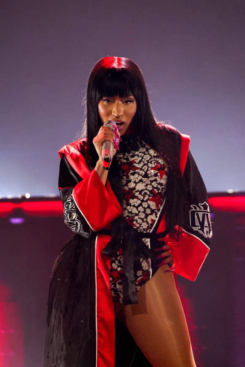 pinkprintRoman1's tweet image. Nicki gave us more than just a show and the same wig LMAO, she gave us ALTER EGOS!! Something the girls can never successfully do!