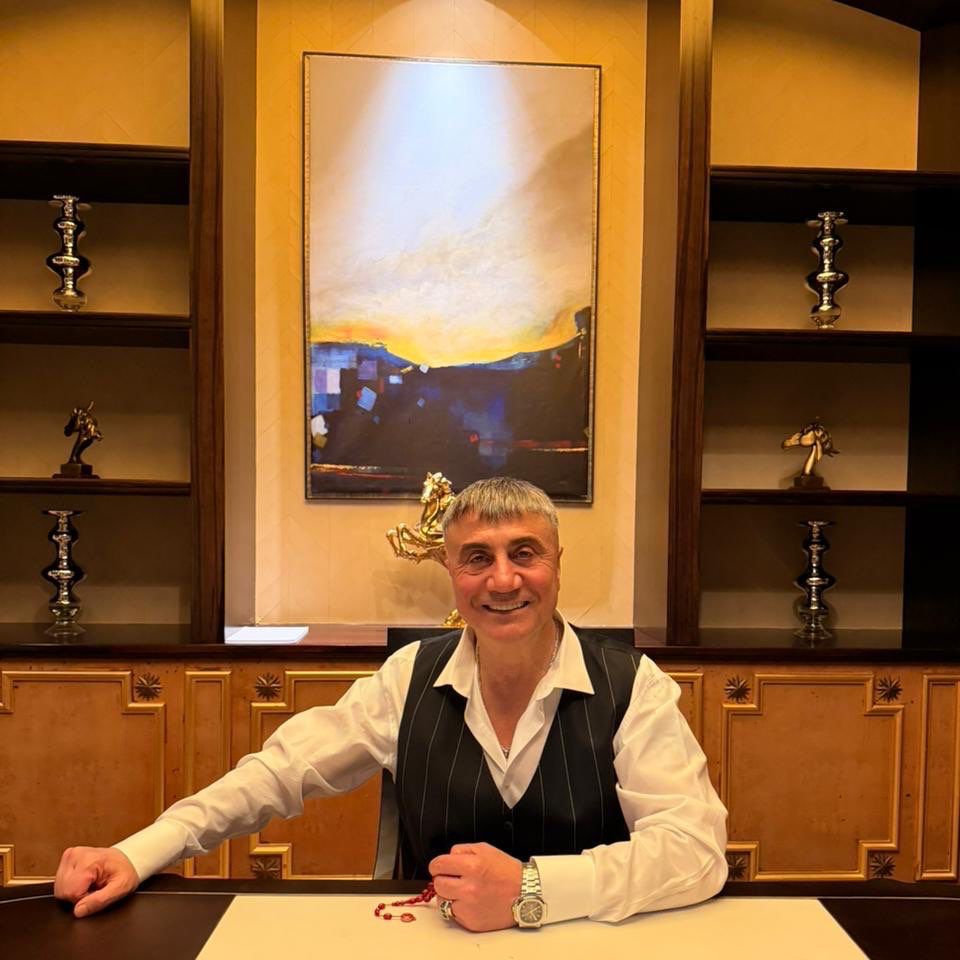 Allahım Reis <a href="/sedat_peker/">Sedat Peker</a> abimizin bu mübarek cuma gününde eşimin evlatlarımin ailemin umudu için bizlere ulaşmasını nasip eyle ne olur Allahım öyle çaresiz kaldık ki bir nefes almaya ihtiyacımız var.