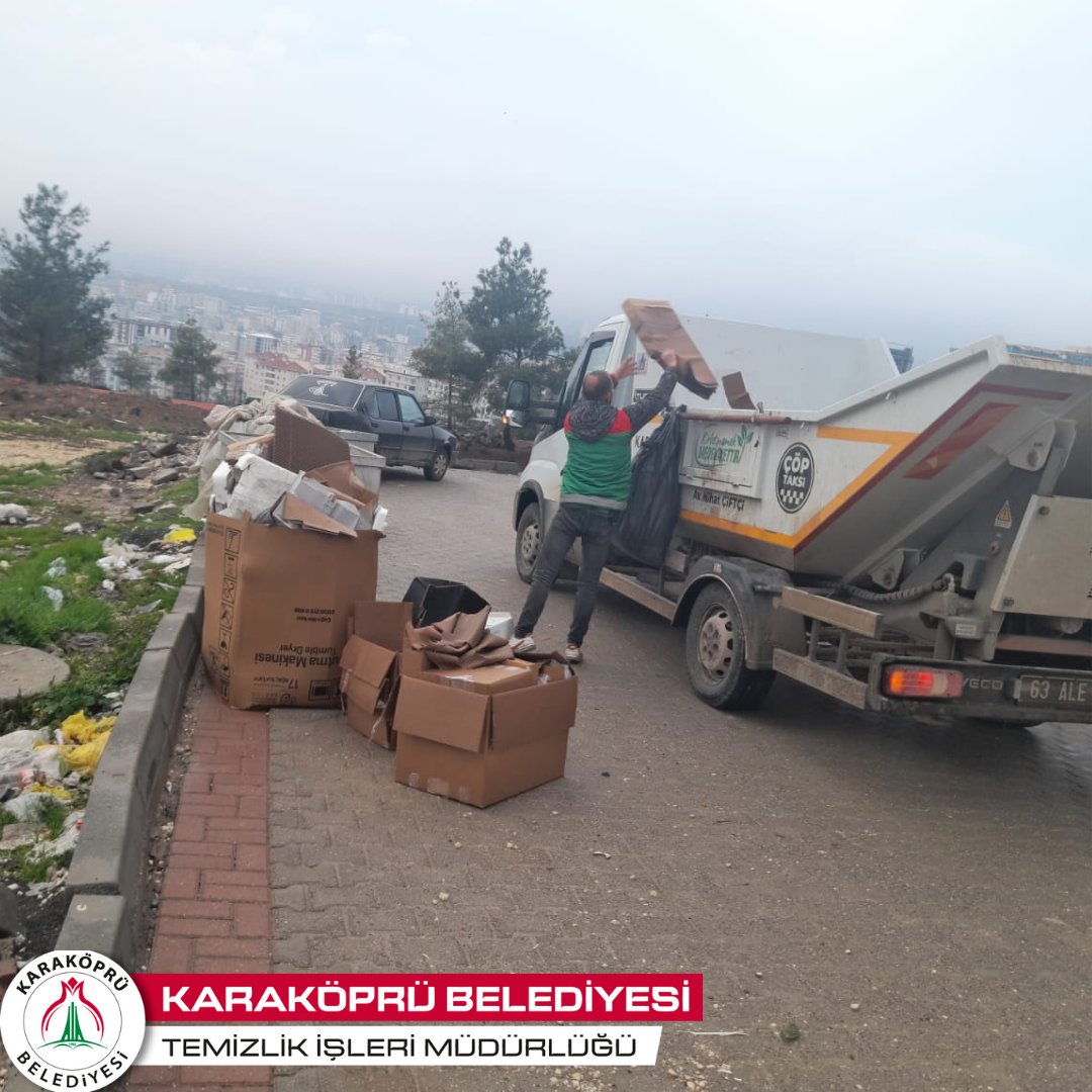 Olumsuz hava şartlarına karşı ilçemizde herhangi bir sorun yaşanmaması için Temizlik İşleri ekiplerimiz sahada özveriyle çalışmalarına devam ediyor.

#KaraköprüBenimEvim #Şanlıurfa #Karaköprü