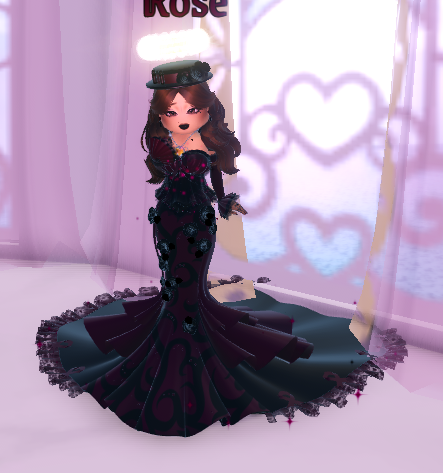 Scarfy and Rachel in Royale High...