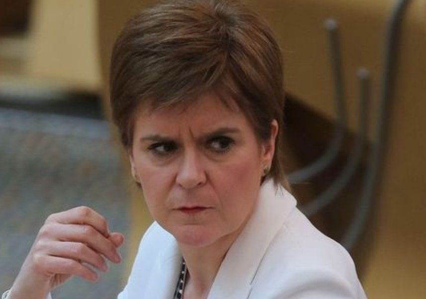 Is there even a 1% chance she didn't know? 🏴󠁧󠁢󠁳󠁣󠁴󠁿