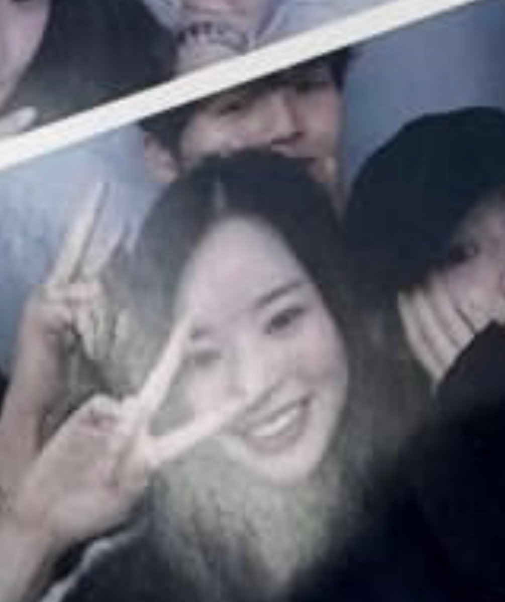 รูปกลุ่ม แต่ซูบินฮีซอนใกล้กันอยู่อย่างนั้นมาก 🫠 โคตรจะคลั่งรัก

#singlesinferno5