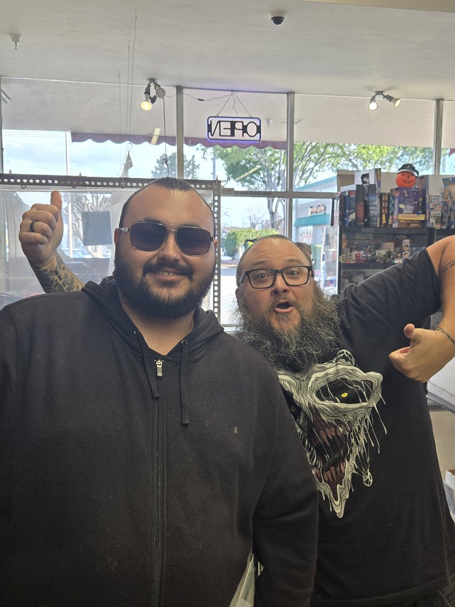 Din0Caps tweet media