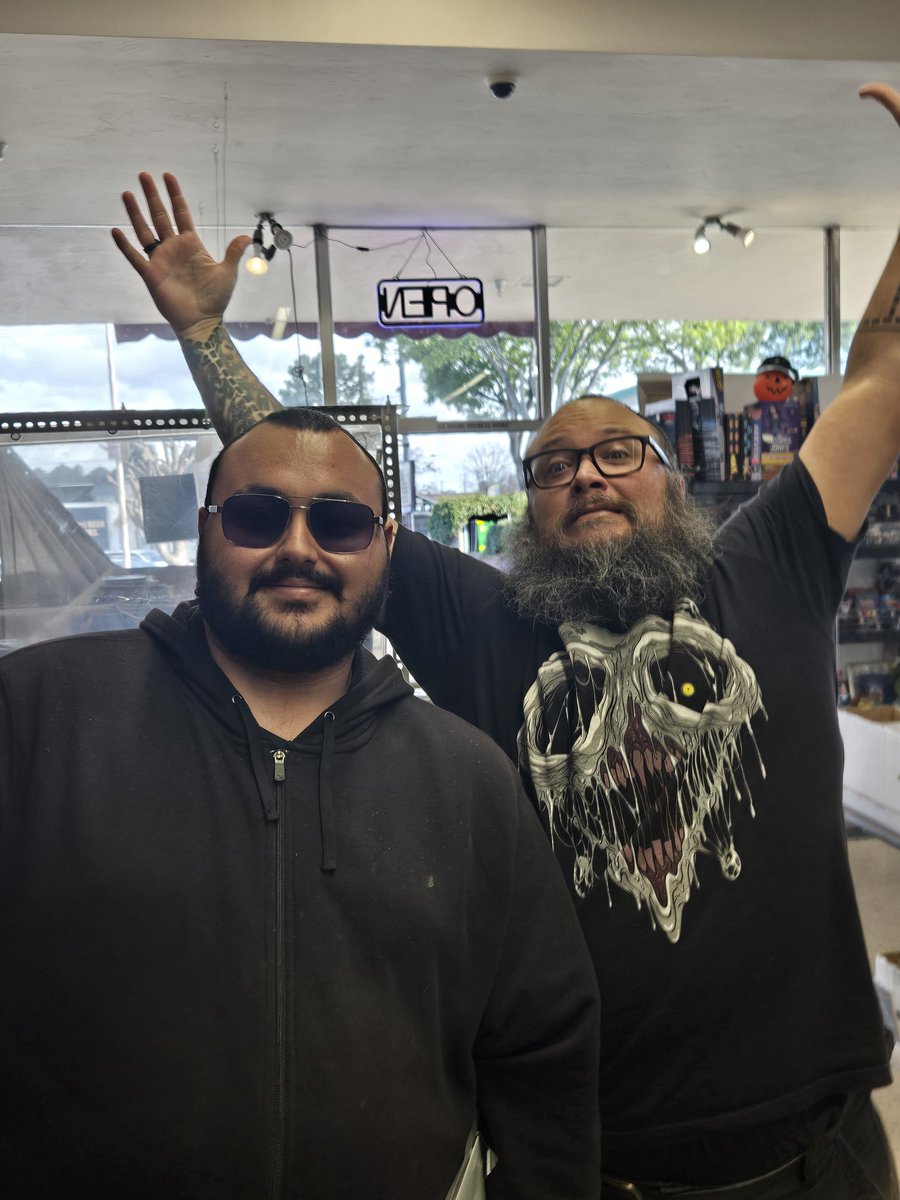 Din0Caps tweet media