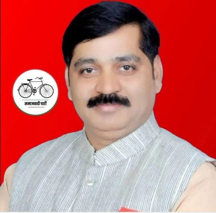 लखनऊ STF की टीम ने उठा लिया बौने को ,

बस गाड़ी ना पलटे 🤣🤣