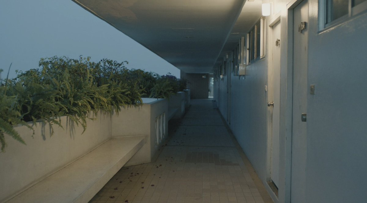 kamerasaku_'s tweet photo. Architectures of the departed.

'Die Tomorrow' (2017, Nawapol Thamrongrattanarit) https://t.co/kfzfoBS76c