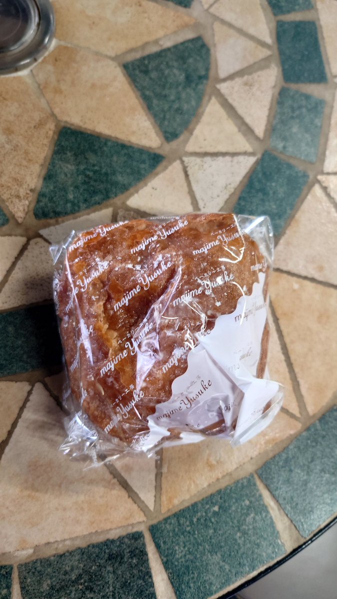 今日の現場で頂いた、お久しぶりの #ランドローム の #真面目シュークリーム ！