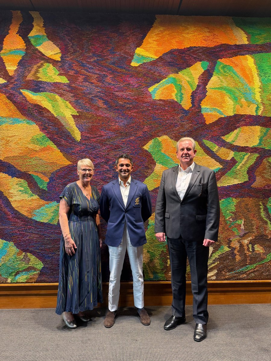 Barry O'Farrell tweet media