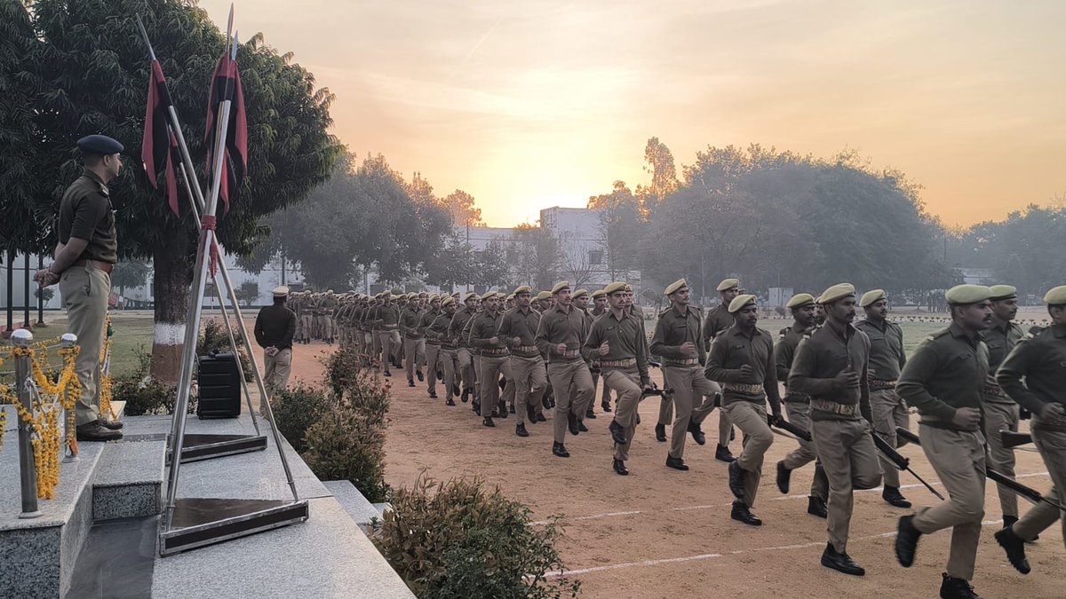 🌅 *28वीं वाहिनी पीएसी इटावा* 🌅

महोदय, 
         सादर अवगत कराना है कि आज दिनांक - *13.02.2026* दिन शुक्रवार को *सेनानायक  महोदय श्री अनिरुद्ध कुमार (IPS)*  एवं *सहायक सेनानायक महोदय श्री आलोक अग्रहरी (PPS)* की उपस्थिति में  वाहिनी परेड ग्राउंड में परेड कराई गई |