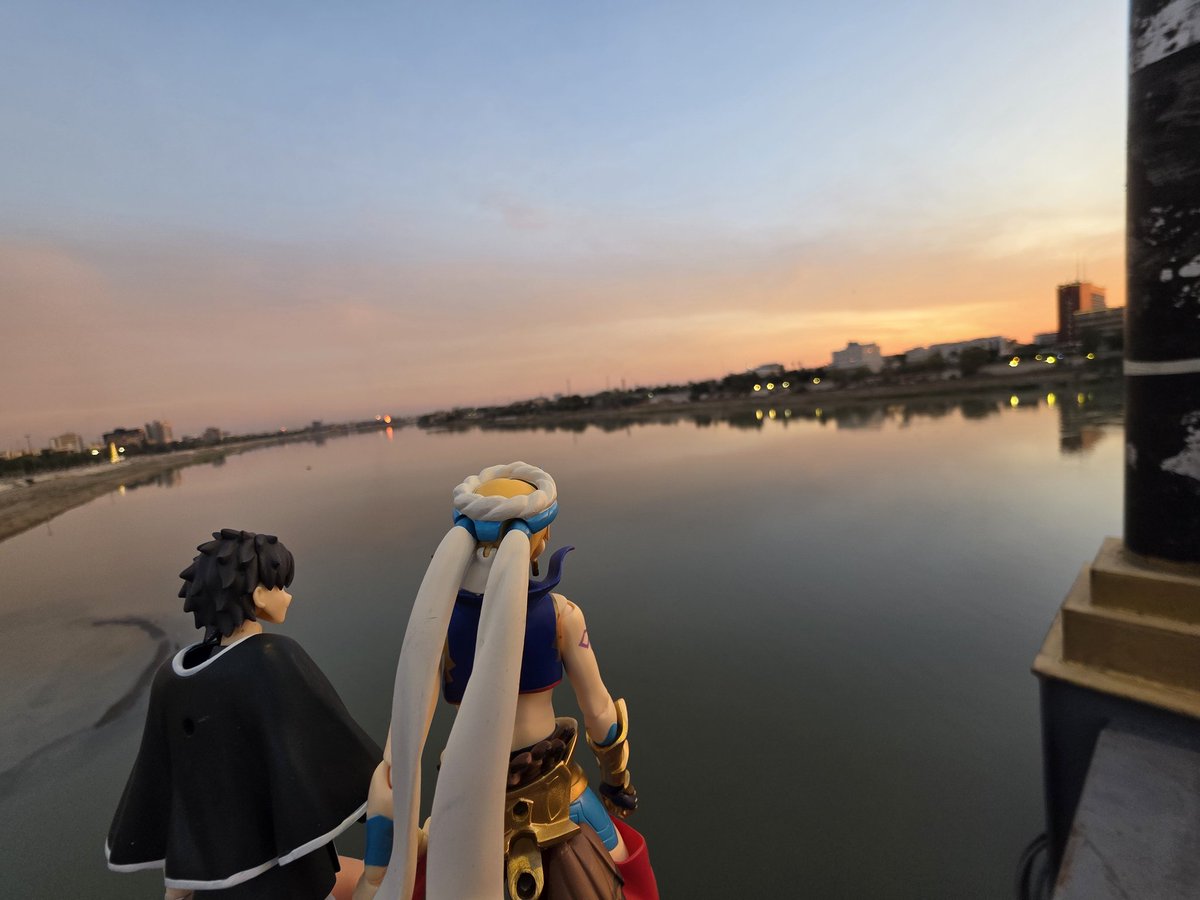 イラク初日に観た夕陽が滞在中一番綺麗だったんだよな～(加工なし)
チグリス川やで