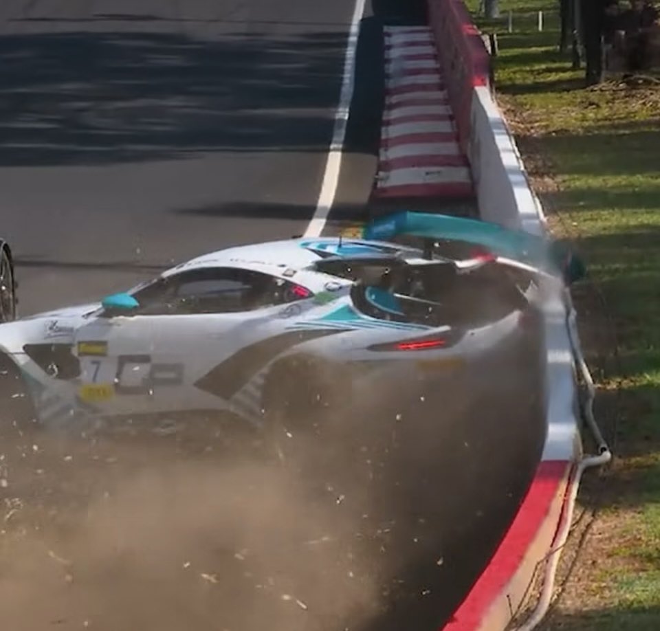 Disaster for the #7 Team NZ <a href="/AMR_Official/">Aston Martin Racing</a> Vantage GT4 yesterday <a href="/Bathurst12hour/">Bathurst 12 Hour</a> 
Not sure what this means for their continuation in the event atm?