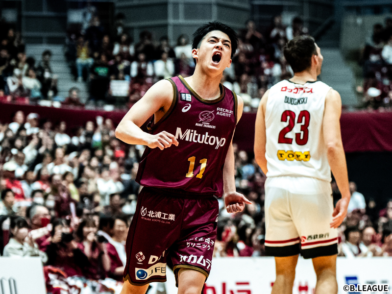 bbking_jp's tweet photo. 🏀選手情報🏀
川崎の米須玲音が約5カ月ぶりの待望の復帰…水野幹太は右肩関節脱臼で近日手術
https://t.co/iTaE80p7YQ
昨年9月に右肩関節脱臼によりILに登録されていた米須が待望の復帰！2月7日の琉球戦で負傷した水野は全治未定となっています。 https://t.co/zhiB8mjRbO