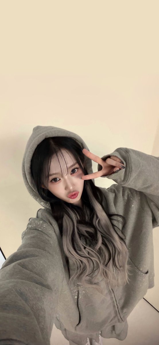 tripleSwp's tweet photo. triplescosmos twitter update  

#tripleS #트리플에스 #トリプルS 
#YuBin #유빈 #공유빈 #ユビン https://t.co/u8nhQYRJWt