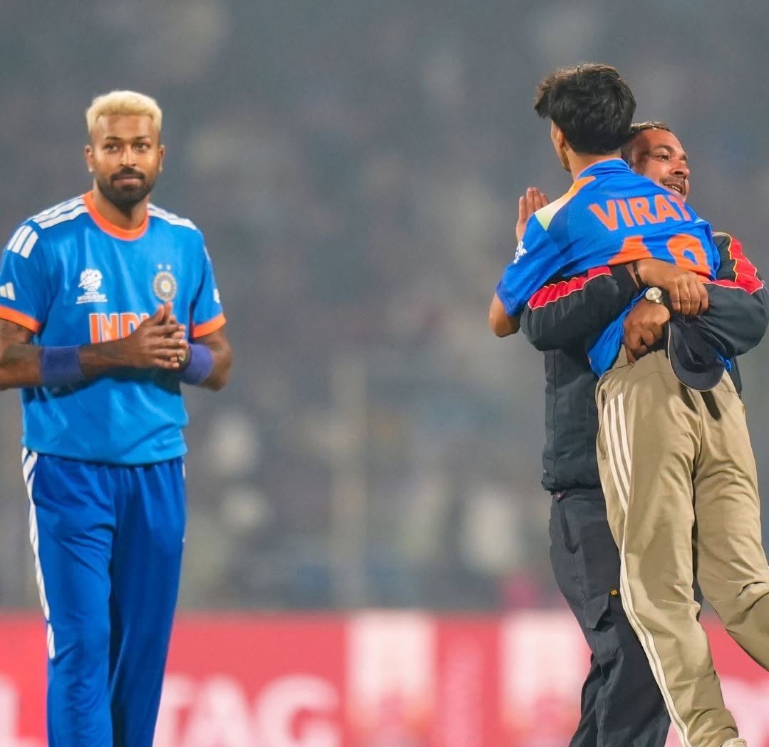 विराट कोहली के एक प्रशंसक कल अरुण जेटली स्टेडियम में हार्दिक पंड्या से मिलने और उन्हें गले लगाने के लिए घुस गए।

विराट कोहली के लिए उनके fans की अलग ही दीवानगी है 🥹❤️

#ViratKohli #hardikpandya #kohli #FreeTibet #HBDjalsewak #RScode #Hardik #GHDuoGala6 

 #FreeTibet