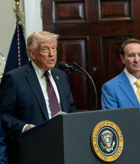 🚨BE HONEST: 

DO YOU BELIEVE DONALD TRUMP IS A GOOD MAN? 

A. YES 
B. NO