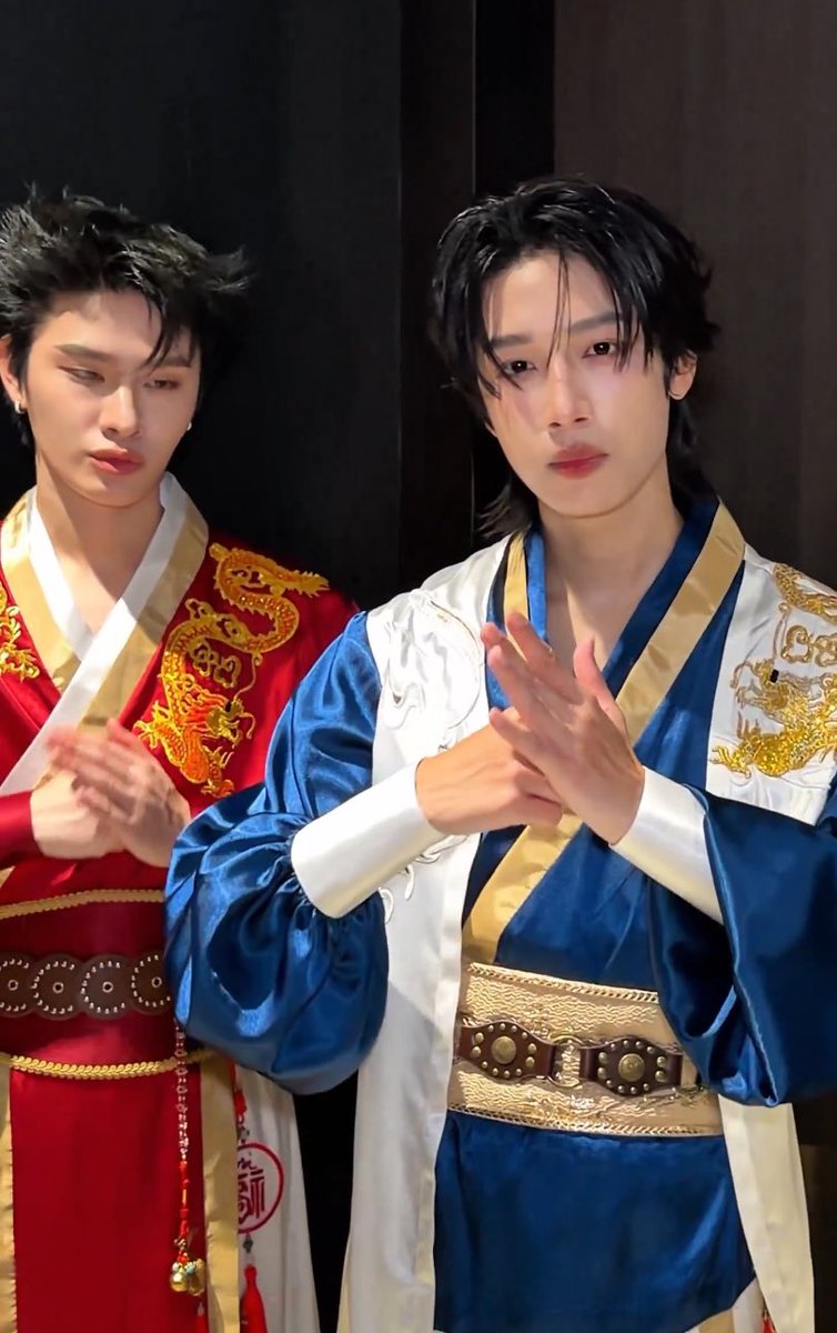 ตี๋ดูเก๊า ทำมือแบบนี้น้า