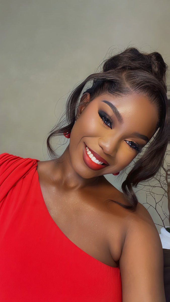 Ms_Tee___'s tweet photo. Happy valentines. 💋❤️ https://t.co/om7Rpc0AMn