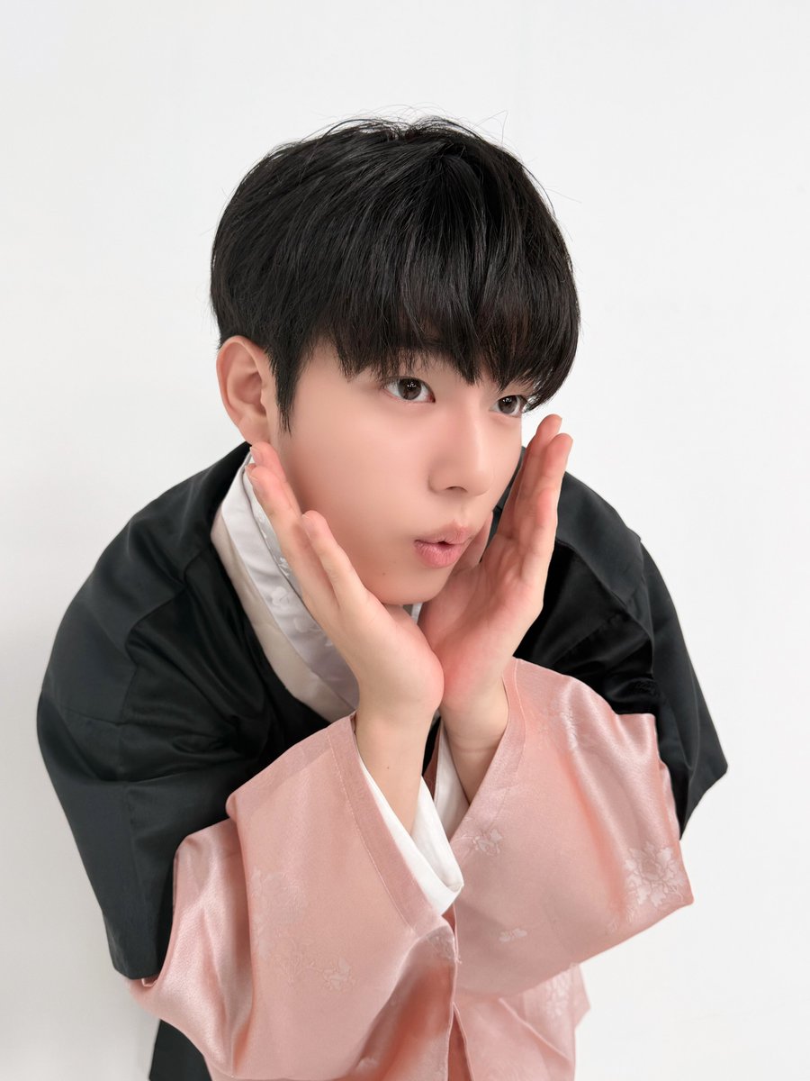 [📸]

막내 진우 왔사옵니다! 
복 많이 받으세요 💖

#GHOST9 #고스트나인
#LEEJINWOO #이진우