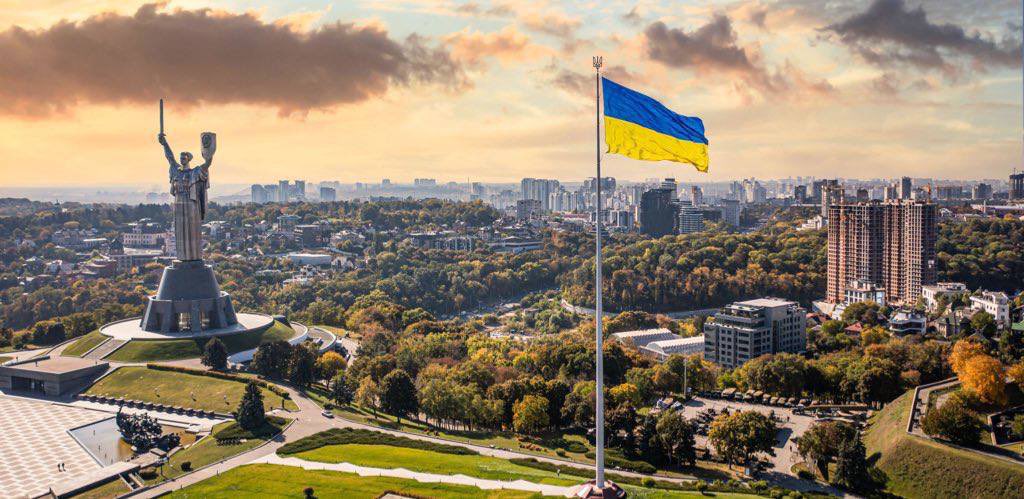 MAKS 25 🇺🇦👀 tweet media