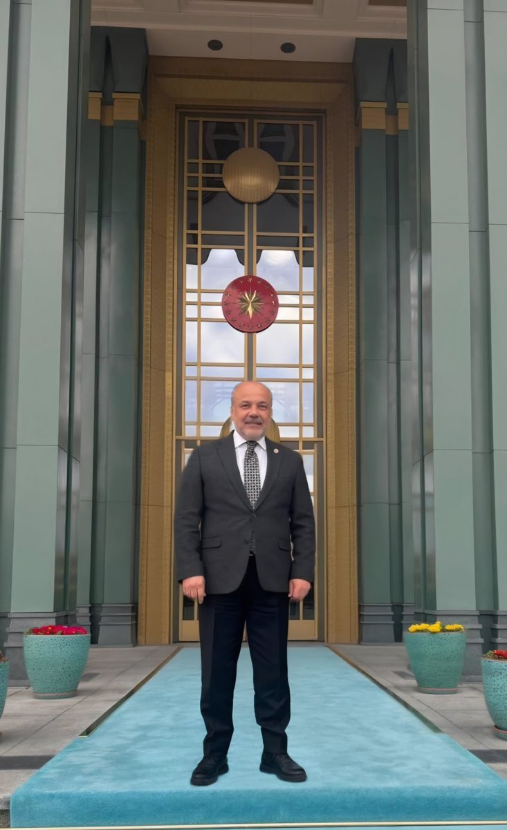🤲🤲Allah'ım,
Cuma günü hürmetine,
benim dualarımı,
bana dua edenlerin duasını,
benden dua bekleyenlerin duasını ve ümmeti Muhammed'in duasını kabul eyle.
AMİN..
Hayırlı cumalar...
