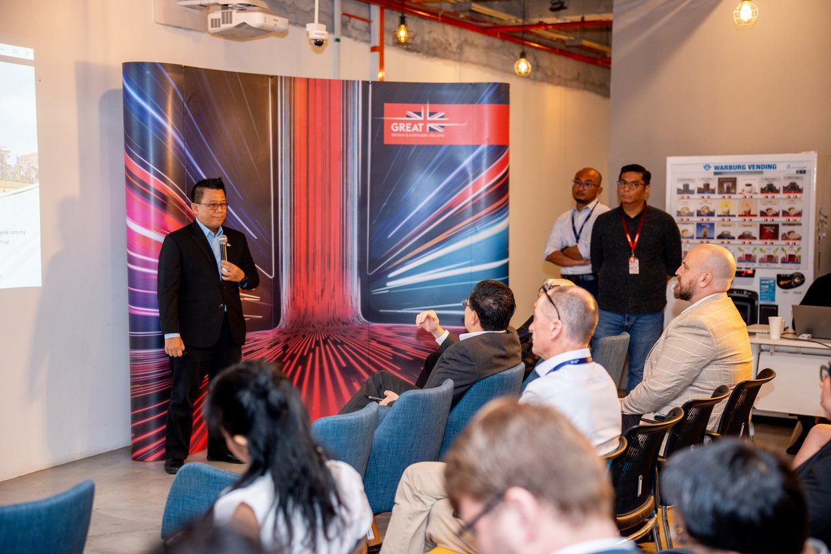 UKinMalaysia's tweet image. #UK - #SouthEastAsia #Tech week comes to a close bringing UK delegates into the heart of #Malaysia’s innovation ecosystem — from @mymdec &amp;amp; @BMCCMalaysia to industry associations driving #fintech, smart cities, #AI and digital talent.