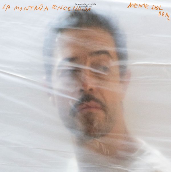 LA MONTAÑA ENCENDIDA - MEME DEL REAL

Honesto y con una libertad creativa que no se dice, se escucha. Canciones con matices de ritmos latinos y una vena de rock que no se pierda en ningún momento. Obra de respeto absoluto y frescura necesaria en estos días de absurda inmediatez.