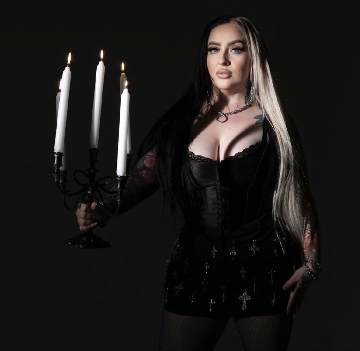 barbiethebratxo's tweet photo. Trying to decide which pic I like better…
Two sides of the same dark soul 🖤
Soft candlelight or sharpened steel?
Mystic queen or battle-born goddess?
Which one are you choosing?
#GothGirl #DarkDivine #GothAesthetic #AltQueen #DarkFeminine #MoodyVibes #WitchyEnergy https://t.co/ZCwsm3hh66