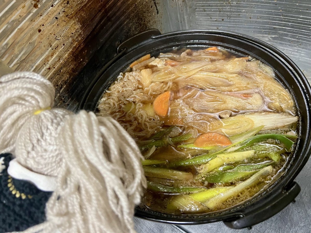 メンちゃん、豚汁だよ

いつもニンニクいっぱい入れるし味噌ラーメン味になるよ

お通じもすこぶる好調だよ

#Twitter家庭料理部
#日本自炊協会 
#お腹ぺコリン部 
#おうちごはん 
#料理好きな人と繋がりたい
#料理記録