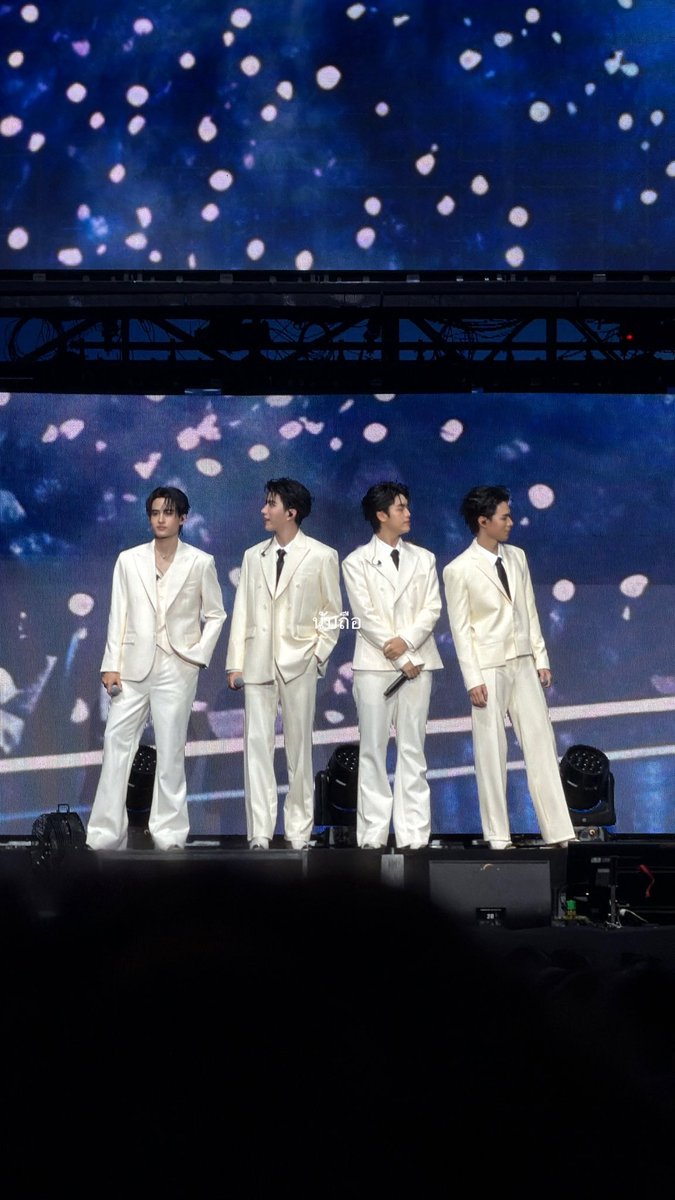 drxerrarchr's tweet image. OH MY GODDDD THEY LOOK SAUURR GOOD ON WHITEEE😭😭😭😭😭😭🤍🤍🤍🤍

cr.bodybenzkit

CLOVER RISE THE STAGE

#RISERCONCERTD1 #CLO_VER