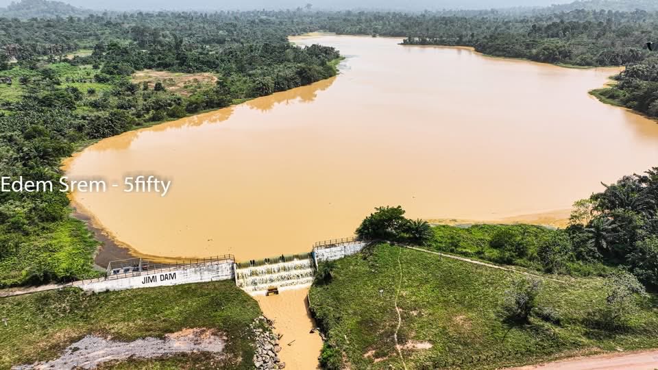 It’s Friday. 
DCE still in office.
Sticker for Galamsey still going on hard.
Water keeps l getting polluted.
Forest keeps getting graded.
More poison in our environment.

Yet… deafening silence.
#StopGalamseyNow #BrownFriday