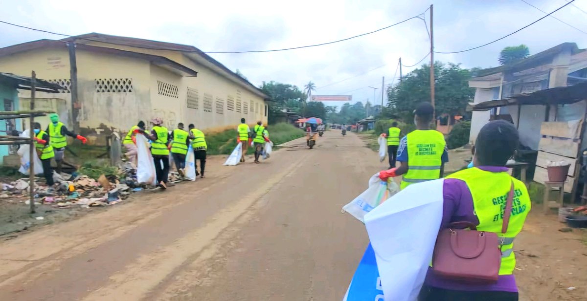 Youth = the future. By empowering them in waste collection, we’re not just cleaning communities, we’re building a more sustainable economy. 🌱💼
#BleagLee #YouthEmpowerment #CircularEconomy #ClimateAction