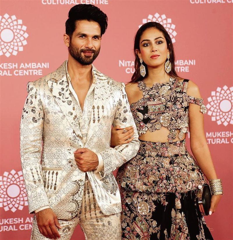 शाहिद कपूर के क्लीन सेव और अट्रैक्टिव लुक के वजह से चॉकलेट बॉय कहा जाता था। फिल्म इंडस्ट्री के साथ-साथ आम लड़कियां भी शाहिद की दीवानी हैं, थीं और रहेगी। हालांकि शाहिद अपनी चॉकलेट बॉय वाली इमेज से खुश नहीं थे। 

शाहिद कपूर उन चंद बॉलीवुड सितारों में शुमार होते हैं जिनके