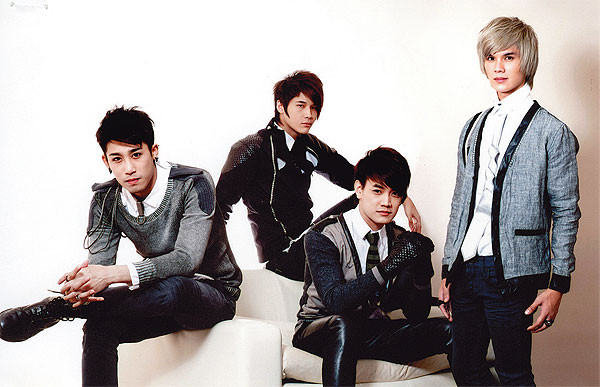 WfBy_qee's tweet photo. ตอนพี่โอ๊ตถามตฟว.ว่ามีศิลปินที่ชอบไหม นี่ตอบได้เลยในใจว่า.... c-quint ค่ะ...😂😂 วงแรกของการเริ่มเป็นแฟนคลับ คนที่เธอรักเขาก็ไม่รักส่วนคนที่เธอไม่รักเรานั้นยังรักเธอ โวโฮโว้โฮโว้โฮโฮ~
#TheDriverxTleFirstOne
#TleFirstone https://t.co/QMOIoH6pwB