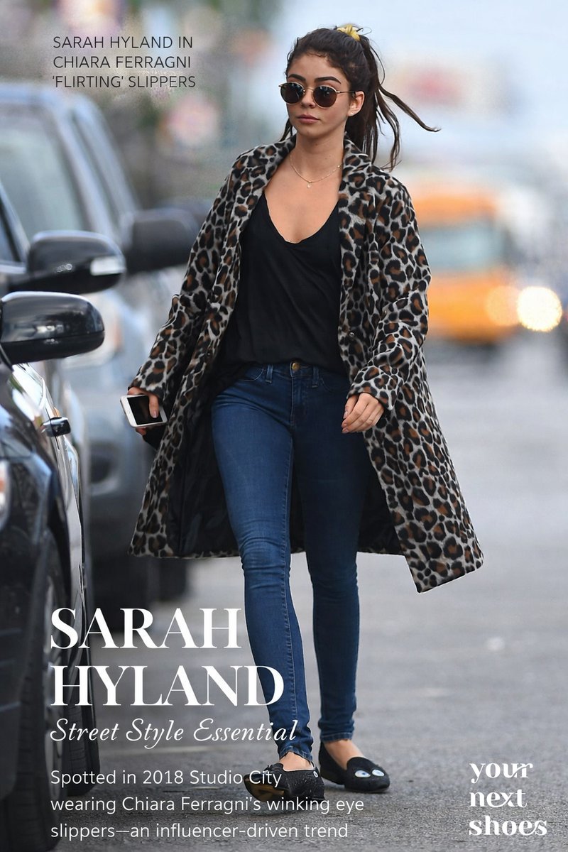 Sarah Hyland’s Studio City street style 👀
Leopard coat, skinny jeans, and Chiara Ferragni’s iconic “Flirting Eye” slippers — one of the most recognizable influencer-led shoe trends of the 2010s.
Full outfit &amp; shoe history:
👉 yournextshoes.com/chiara-ferragn…