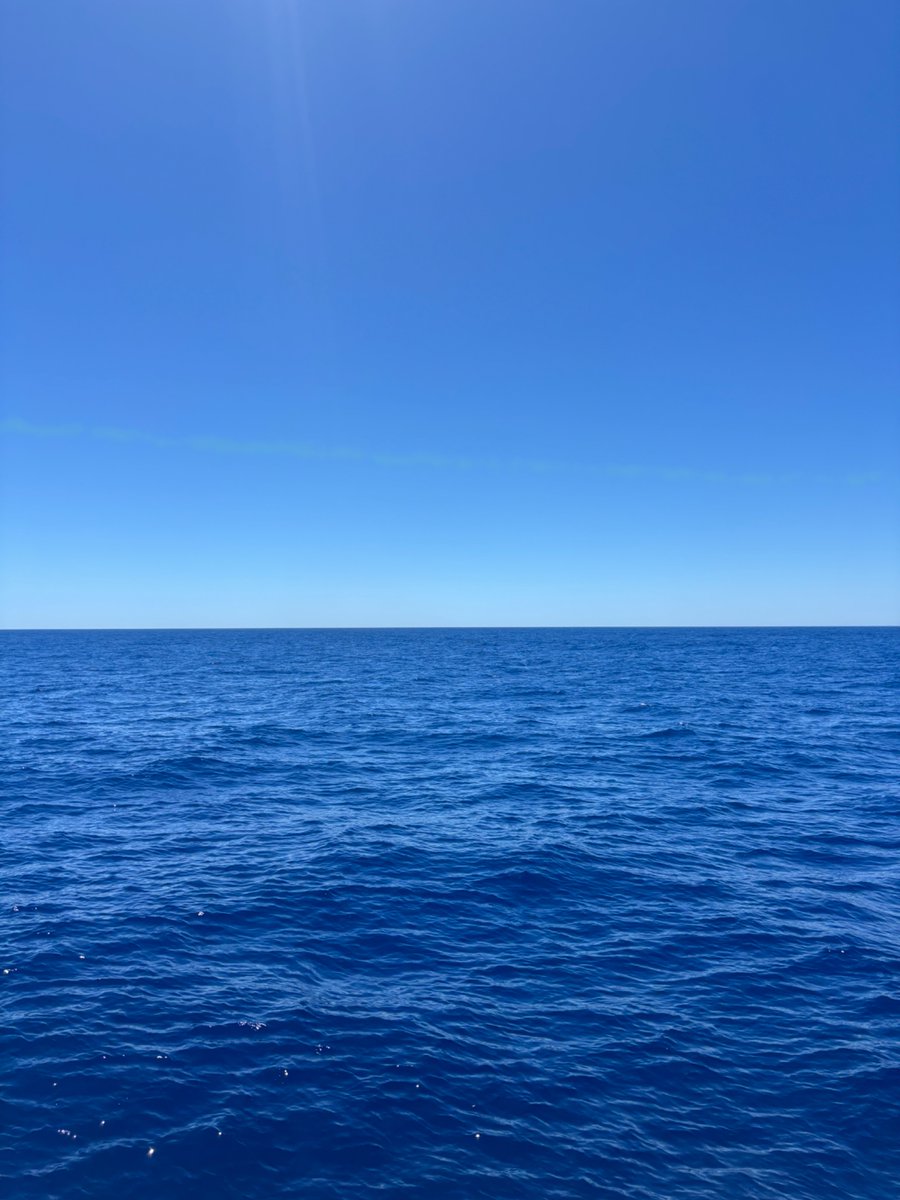 nenv_UTokyo's tweet photo. 研究航海で見た、オーストラリア沖の景色です🌊
夕焼けや虹、広がる青い海など、様々な景色に出会えます。
こうした瞬間に出会えるのも、航海の楽しみの一つです📷

#utokyo #nenv #gsfs https://t.co/zAg8ExEnle