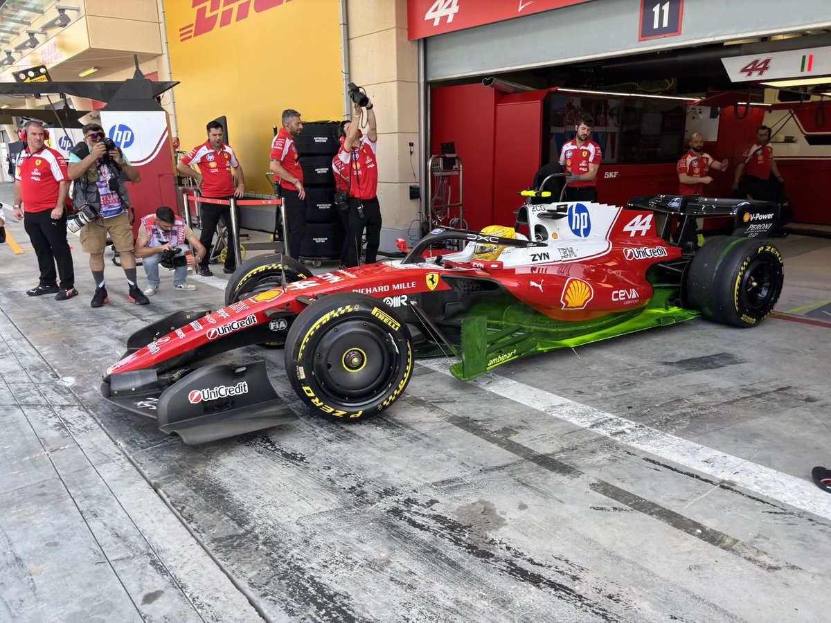 berrageiz's tweet photo. #F1 #FUnoAT #F1Testing
La #Ferrari #SF26 con paraffina su tutto il fondo torna in pista. #Hamilton realizzerà uno stint dove poi si potrà studiare il comportamento dei flussi in una zona nevralgica della vettura
@berrageiz https://t.co/KMLck79BXA