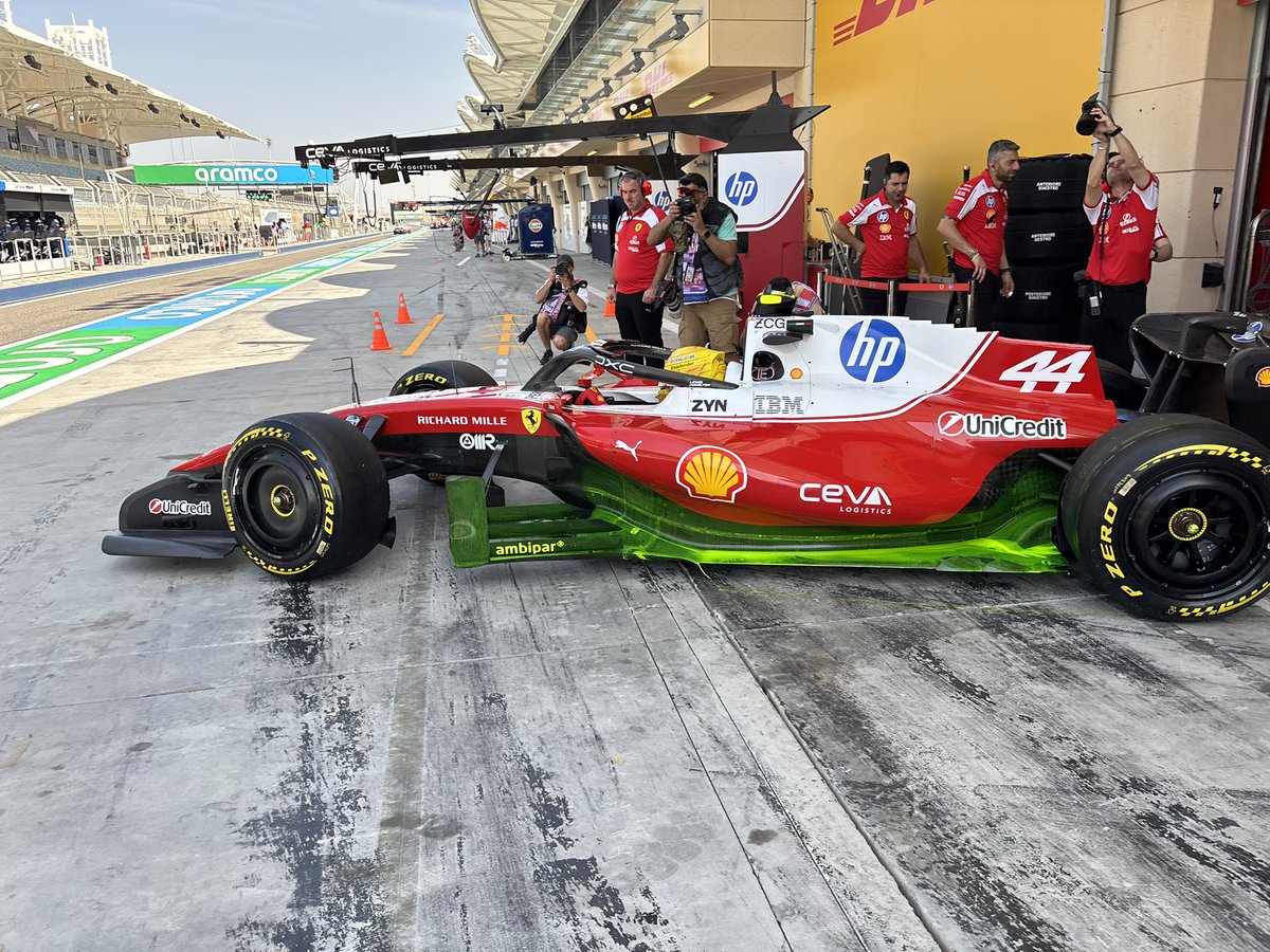 berrageiz's tweet photo. #F1 #FUnoAT #F1Testing
La #Ferrari #SF26 con paraffina su tutto il fondo torna in pista. #Hamilton realizzerà uno stint dove poi si potrà studiare il comportamento dei flussi in una zona nevralgica della vettura
@berrageiz https://t.co/KMLck79BXA