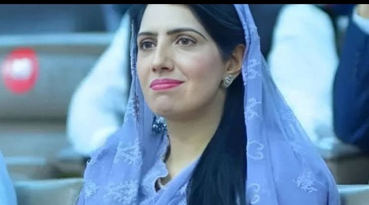 ZiDDiBlochPTI's tweet image. سچ لکھ رہا ہوں آج

عالیہ حمزہ پنجاب کا میر جعفر اور میر صادق ہیں

یہ عورت اسٹیبلشمنٹ کی سہولت کار ہیں
عالیہ حمزہ ایک ڈرپوک اور بزدل انسان ہیں