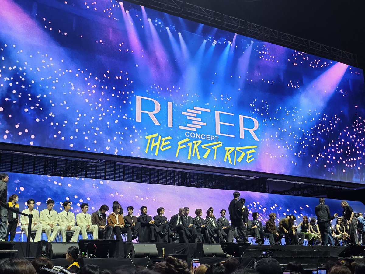 รูปรับปริญญามาก 55555555555555