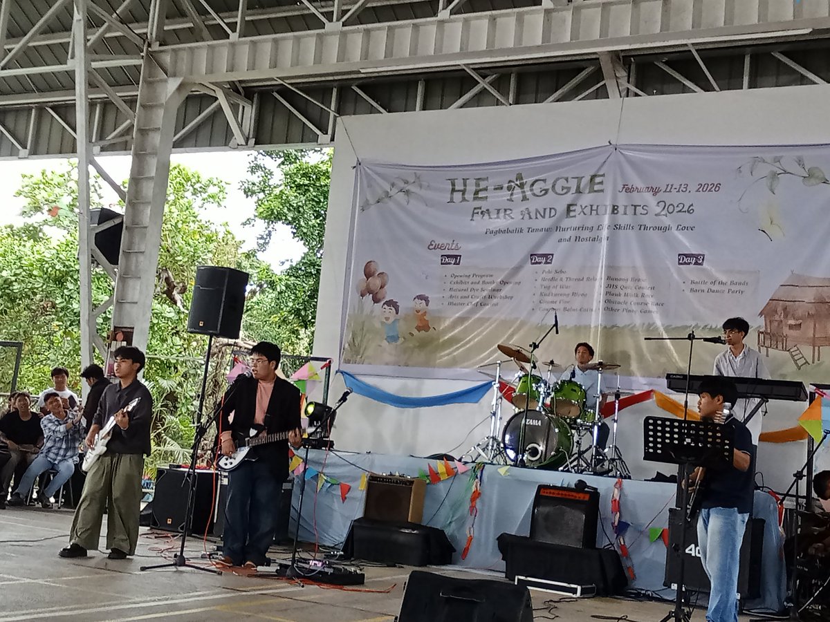 uprhstr's tweet photo. Walkdown performs a mashup of "Miss Miss" by Rob Deniel and "Hinahanap-Hanap Kita" by Rivermaya, and "Mundo" by IV of Spades. https://t.co/TWy4JeKglf